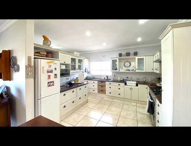 3 BEDROOM HOUSE FOR SALE IN DWARSKERSBOS